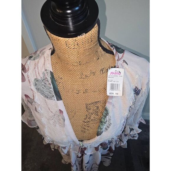 Roosevelt Floral Romper - Picture 2 of 15